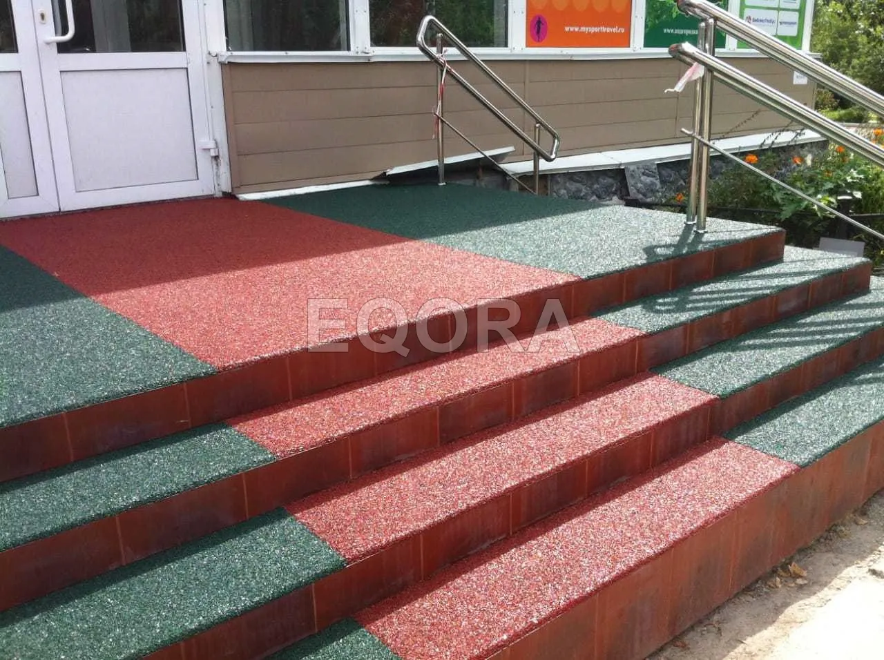 Резиновое покрытие на травмоопасные участки из резиновой крошки в Люберцах